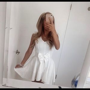 Gorgeous Sleeveless Bar lll dress w/o belt